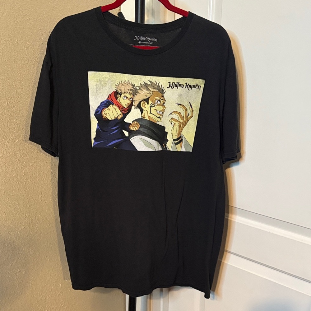 Hot Topic Jujutsu Kaisen Anime Tee - Black